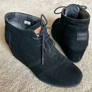Toms Black wedge boots size 9